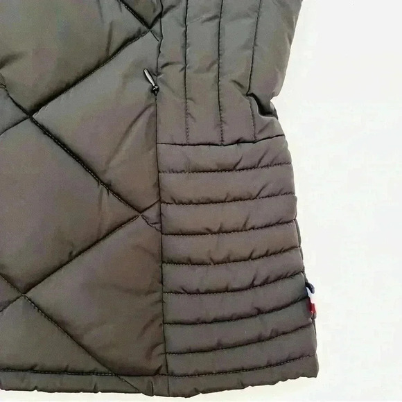 Tommy Hilfiger Black W/ Maroon Lining Crop Neck Puffer Zip Sleeveless Vest SizeM - Picture 7 of 15